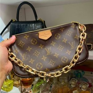 Lv pochette